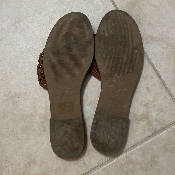 UNIVERSAL THREAD TAN WOVEN SLIDE SANDALS - Picture 2 of 3